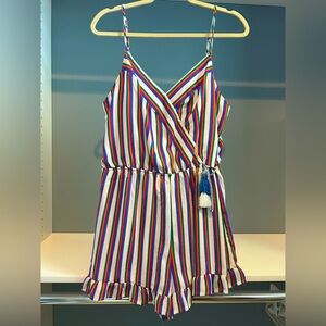 Jodi Kristopher romper. V neck. Tie belt. Sz large.Perfect for warmer weather!